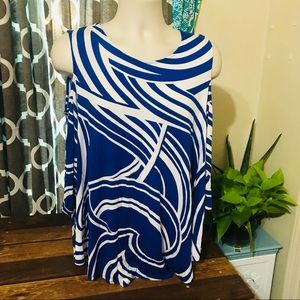 Chico’s open cold shoulder soft shirt